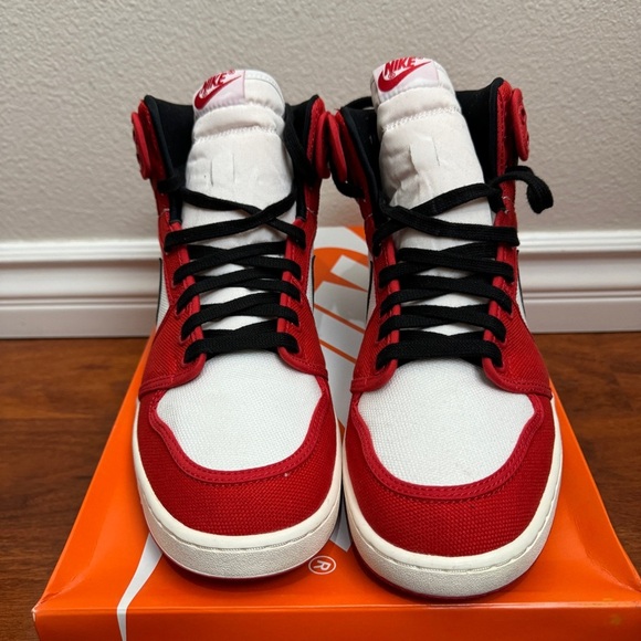 Jordan 1 Retro AJKO Chicago (2021) Size 11 - Picture 4 of 9